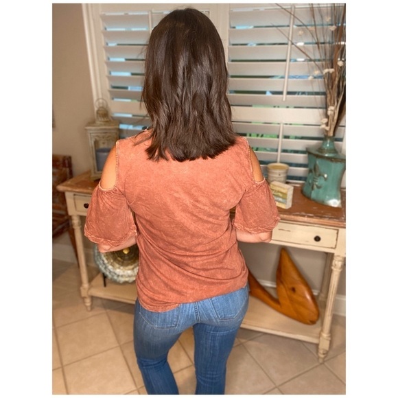 Scoop Neck Bell Sleeve Cold Shoulder Cutout Top Mineral Wash Rust 1020 - Picture 2 of 7